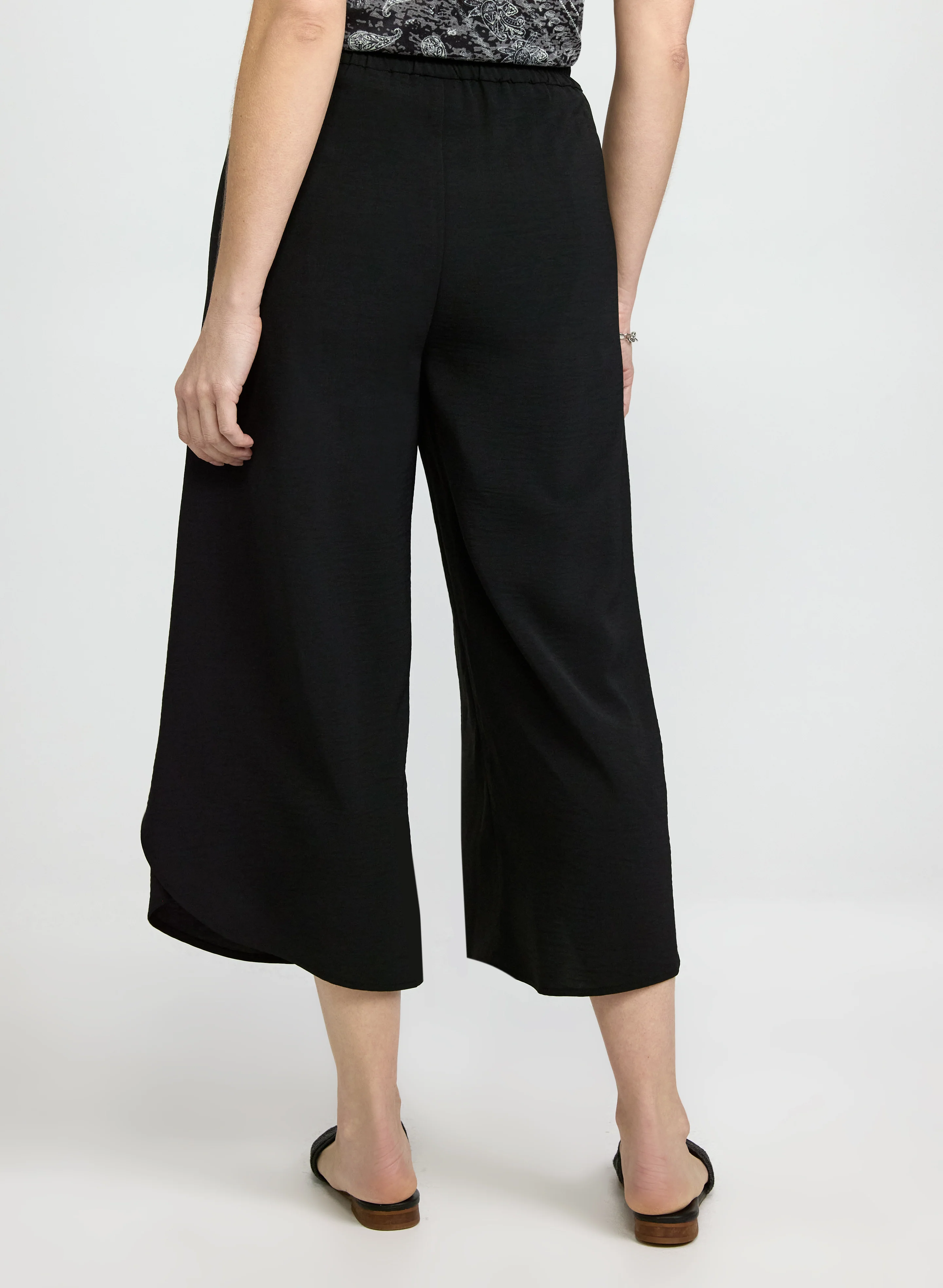 Wide-Leg Pull-On Capris - Image 4