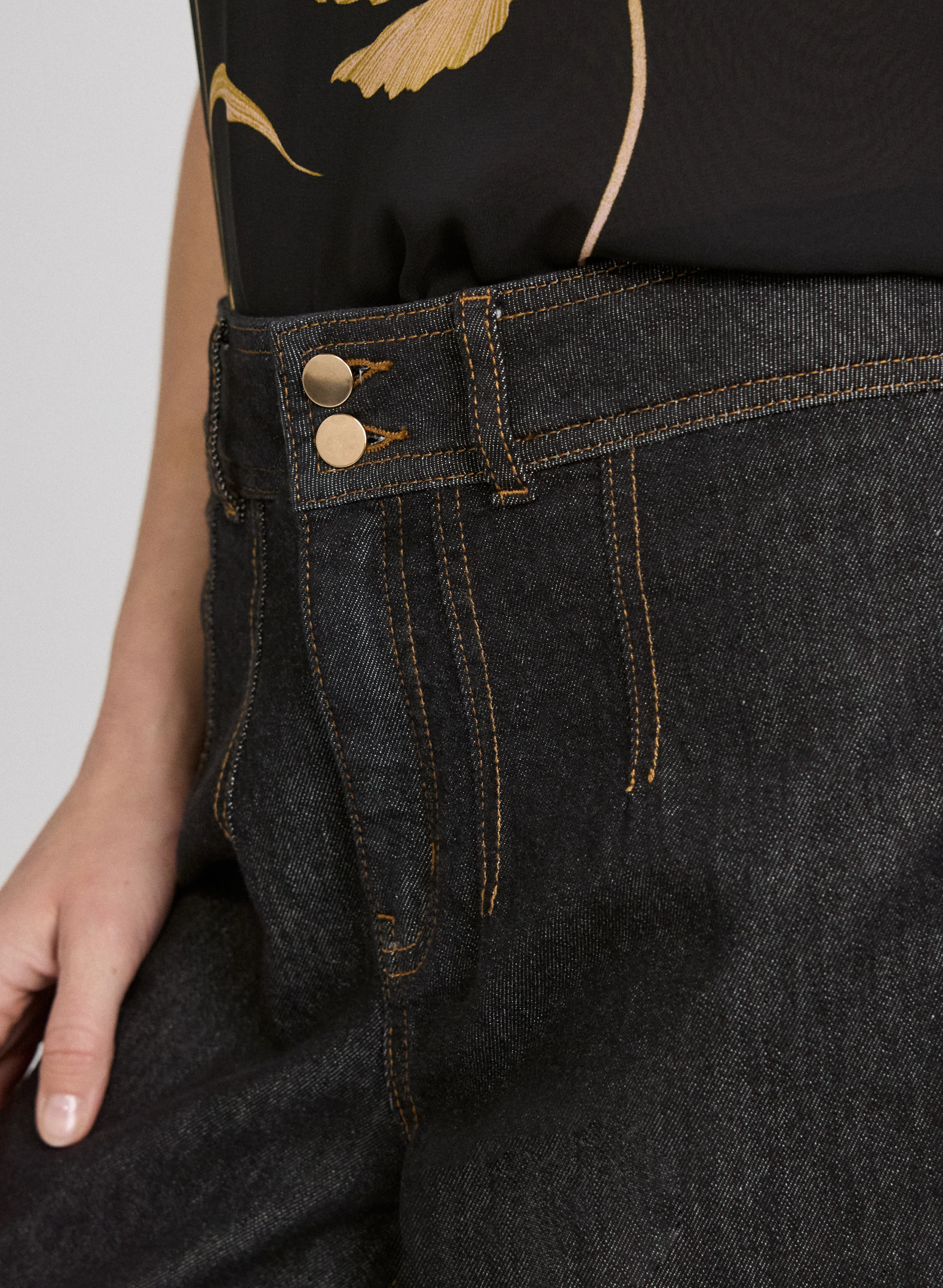 Wide-Leg Jeans - Image 6